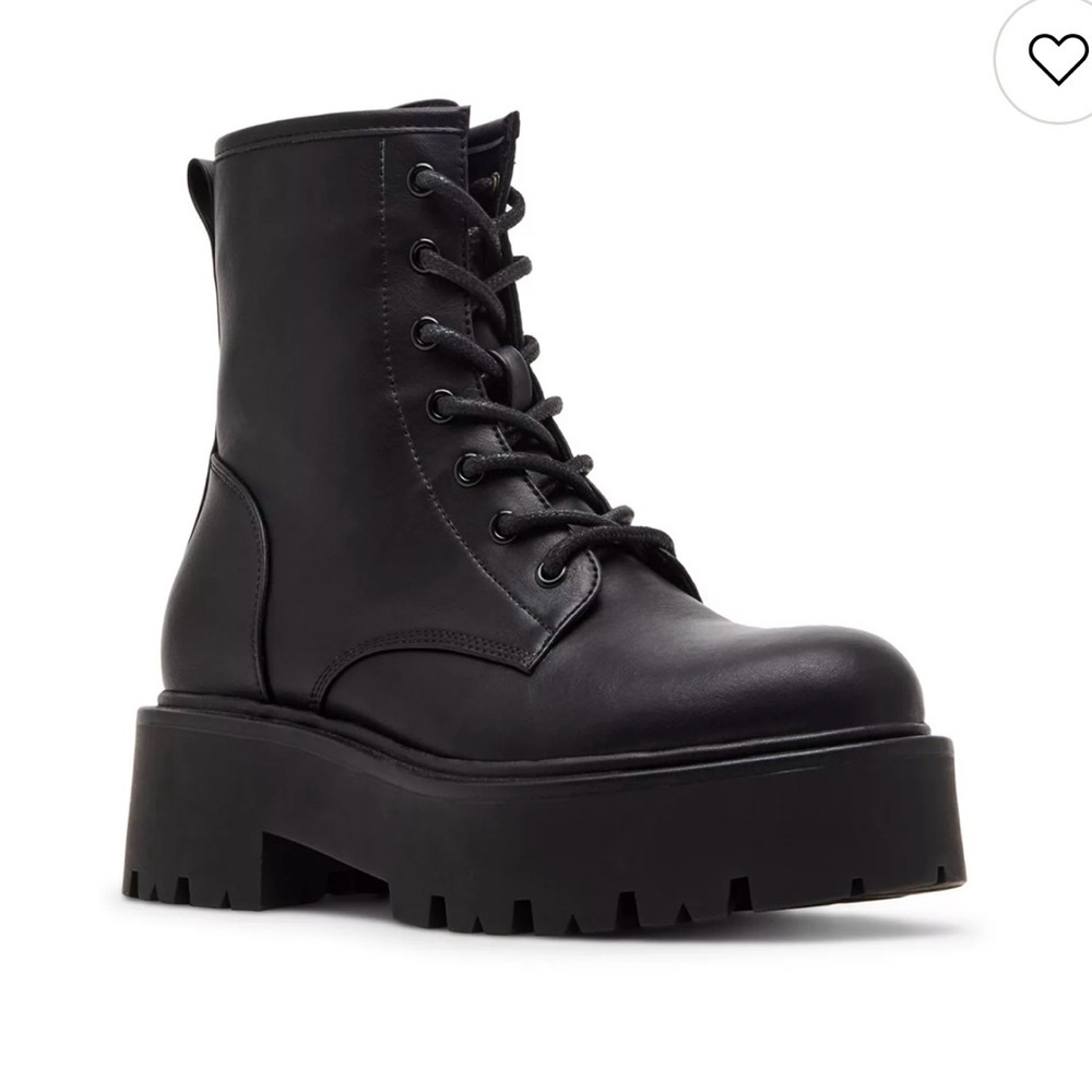 New Madden Girl
Women's Channt Lace Up Hiker Combat Booties size 10